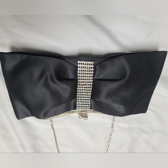Cache vintage black bowtie black sateen and rhinestone Silver Chain clutch purse - Picture 8 of 9